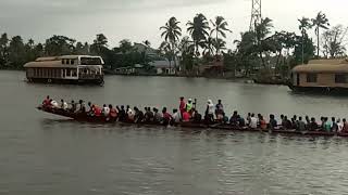 കാരിച്ചാൽ ചുണ്ടൻ്റെ പരിശീലനതുഴച്ചിൽ