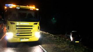 Auto raakt van de weg en rijdt talud af op N377 bij Hasselt