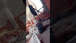 जब ठेकेदार काम पर नही होता तब हमारे मिस्त्री ओर लेबर का काम construction #viralvideo #youtubeshort