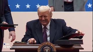 WATCH: Trump signs 8 executive orders onstage after inaugural parade | Trump 2025 Inauguration