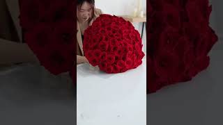 how to wrap a large red rose bouquet? #flowerwrappingtutorial #boquetofflowers