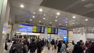 JR東海　名古屋駅　新幹線のりば　2024年12月28日(土)  09:52頃の様子　東海道新幹線  最大約60分遅れ