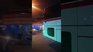 Bus primajasa tujuan bekasi - Bandung masih jalan