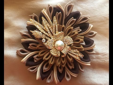 DIY How to Make a Fabric Flower Brooch (step by step) DIY How to Make a Fabric Flower Brooch (step by step)