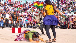 La Boliviana LISBETH YAPURA VS Voluntaria Peruana takanakuy vs tinku en cancha la union ARFEQUIPA