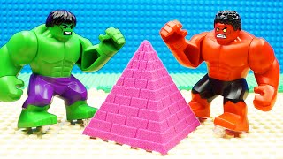 Hulk vs Spiderman Kinetic Sand Game