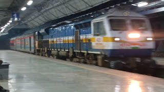 16339/Mumbai CSMT - Nagercoil Express (Via Katpadi) led by Gooty WDP 4D crossing Ambernath