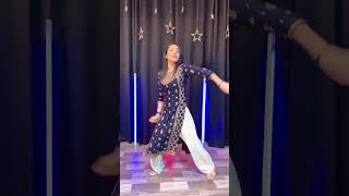 Muskan Kalra new dance video on Chunari Chunari song