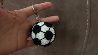 How to crochet a football ⚽️  keychain   أحلى و أسرع ميدالية كرة قدم كروشية هدية للأولاد