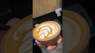 Win tulips latte art #baristahoni