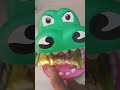 HUNGRYB CROCODILE EATING SUNFLOWER SEEDS #asmr #satisfying#shortvideos #youtubeshorts #shorts#viral