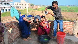 देखिए पगली का ठंडा लगा तो हेलमेट पहनकर कैसे नहाई//bhojpuri comedy