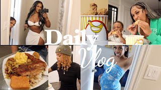 VLOG| EATING $100 FRIED CHICKEN ICE CREAM + I COOKED & THEY LOVE IT+ MODELING FOR CHLOE & MORE!!
