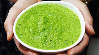 Add a secret thing in coriander chutney, people will keep licking your chutney more than the pakoras. Green Chutney