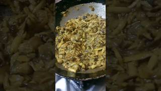 Village style chatu bhaja 😋😍//mushroom fry//ଛତୁ ଭଜା #odiafood #indianfood# #lipsuyoutube#shorts