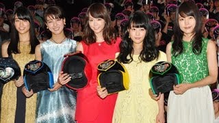 桐谷美玲にしぐさが可愛いと女子っぽさ指摘された有村架純が照れ笑い／映画『女子ーズ』初日舞台挨拶