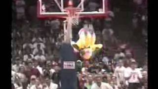 ACRODUNK - Two Front Flips Dunk