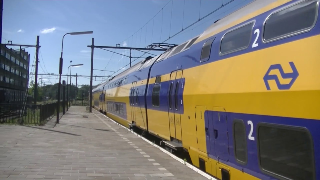 VIRM 9580 Komt Aan Op Station Hoorn - YouTube