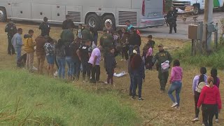 Police step in to assist Border Patrol agents after more than 2,000 cross Rio Grande
