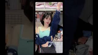 三吉彩花是谁 我看到好几个评论说像的 啊哈哈哈#辣妹 #三吉彩花 -0MaratA_关关