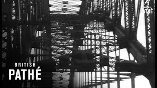 Strange Traffic On Sydney Bridge (1961)