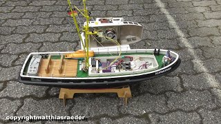 The construction of the RC model boat Kormoran from robbe from 2003.