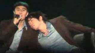 Shinhwa - Dongwan and minwoo (funny clip)