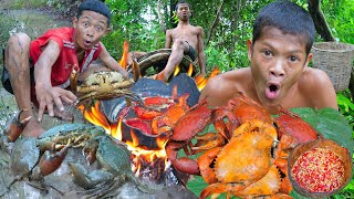 Crab cooking, in jungle - Eating delicious | Primitive technology