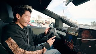 【日本未販売】未来の自動運転テスラサイバートラック！