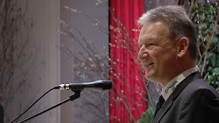 Bürgermeister Schweizer sorgt für Überraschung beim Neujahrsempfang in Eningen unter Achalm