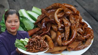 Phak lov pork intestine with chili sauce recipe