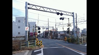 JR宇都宮線の踏切（蓮田ー白岡）埼玉県　蓮田駅の近く