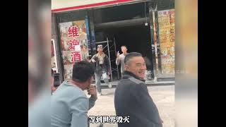 管他几岁 快乐万岁！ 搞笑#专治不开心 逗你一笑烦恼忘掉 歌曲撞地球 Funny Video搞笑音乐 配音搞笑 搞笑视频 搞笑段子 搞笑短视频 超级爆笑 搞笑一家人 搞笑视频笑到肚子疼 搞笑搞怪搞笑