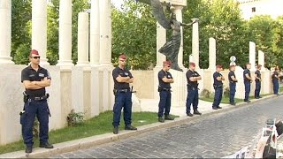 Fórumok, koncertek a Szabadság téri háborús emlékmű ellen Budapesten