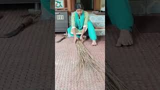 നിങ്ങൾക്കും ഉണ്ടാക്കാം #broomstick #handmadebroomstick#diyidea #easycookingbybhagya #shortvideo