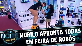 Murilo Couto apronta todas em feira de robôs | The Noite (07/07/17)