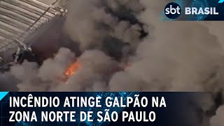 Incêndio de grandes proporções atinge galpão em São Paulo | SBT Brasil (12/02/25)