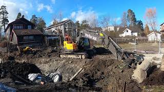 volvo 235EL excavator with steelwrist tiltrotator x26