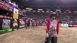 Claudio Crisostomo makes the whistle with two bulls (PBR)