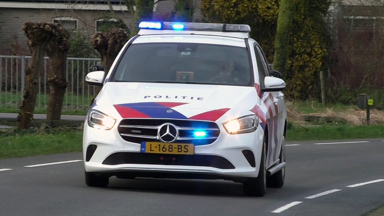 P1 Politie B-klasse 2020 Met Spoed In Avenhorn - YouTube