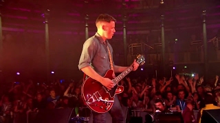 Arctic Monkeys - When The Sun Goes Down @ iTunes Festival 2011 - HD 1080p