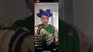 Cardi b cutting a mango with her nails Instagram live (04/14/2020)