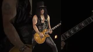 Guns N' Roses - Nightrain - Slash Guitar Solo (LIVE)