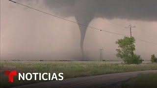 Unos 10 millones de personas bajo amenazas por tornados | Noticias Telemundo