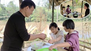 The single father gently teaches his daughter and cooks delicious food for her