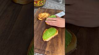 Avocado toast | アボカドトースト 👩🏻‍🍳🥑🥖 #cooking #avocado #breakfast  #healthy #料理 #アメリカ生活 #Costco