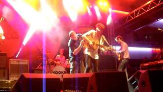 she moves in her own way- the kooks mallorca rocks