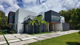 INSIDE A STUNNING LUXURY HOME IN PINECREST, FLORIDA