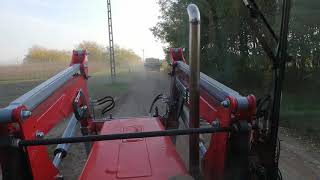 Bálahordás. Mtz 552 és mtz 82