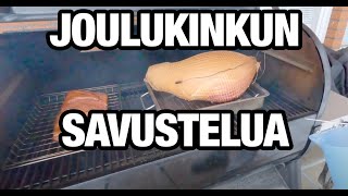 Joulukinkun savustusta pellettisavustimessa. Mitenkähän tuo onnistuu...